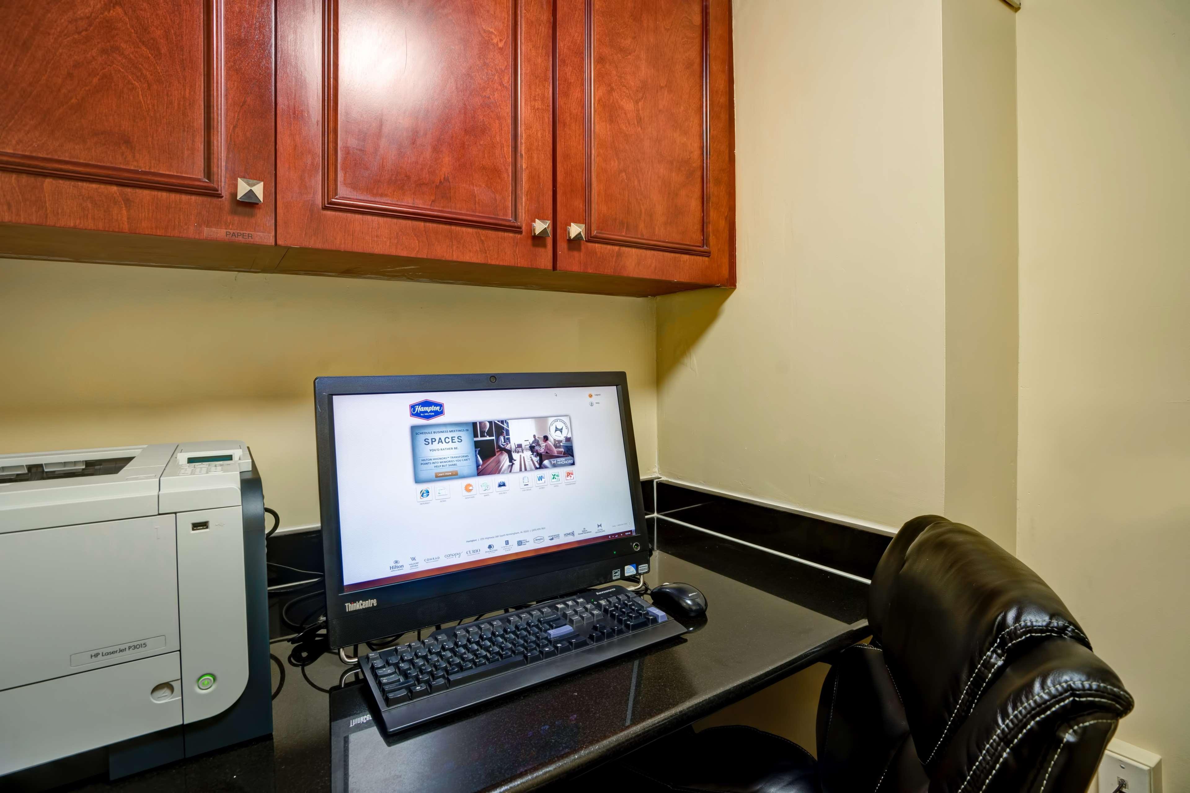 Hampton Inn Birmingham/Mountain Brook Bagian luar foto