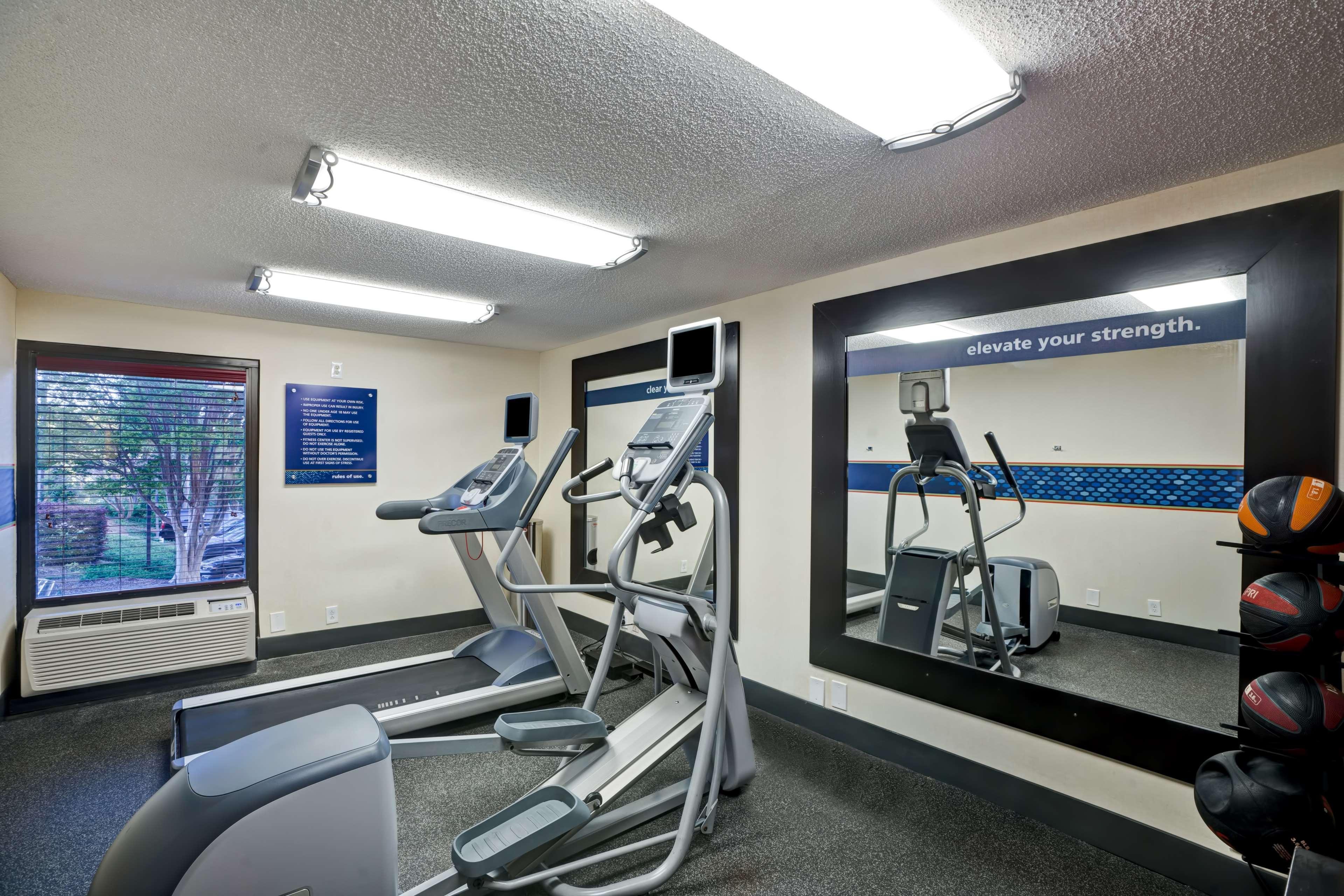 Hampton Inn Birmingham/Mountain Brook Bagian luar foto