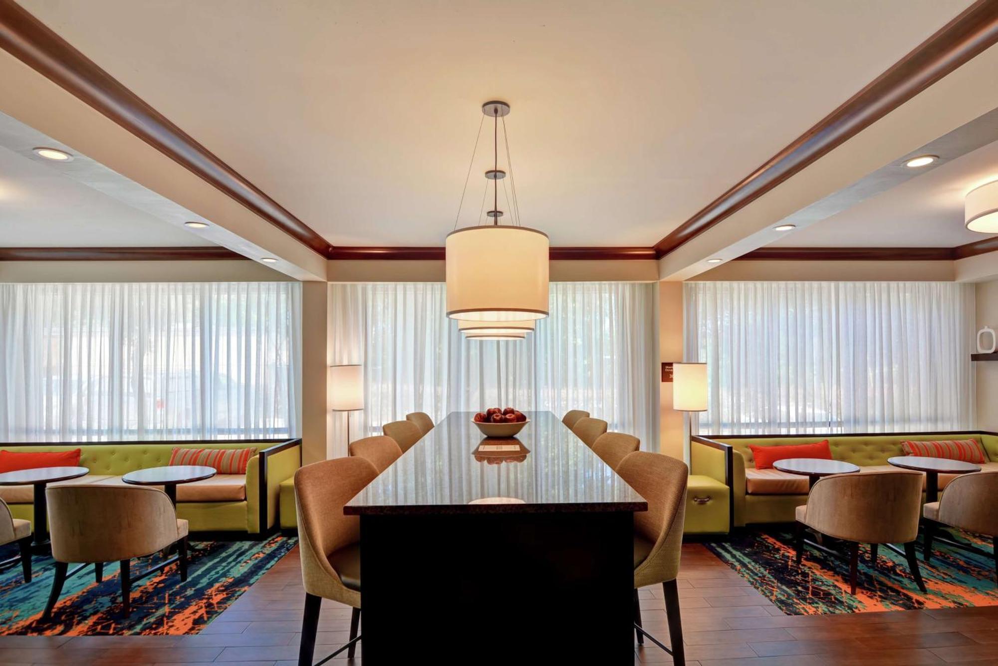 Hampton Inn Birmingham/Mountain Brook Bagian luar foto