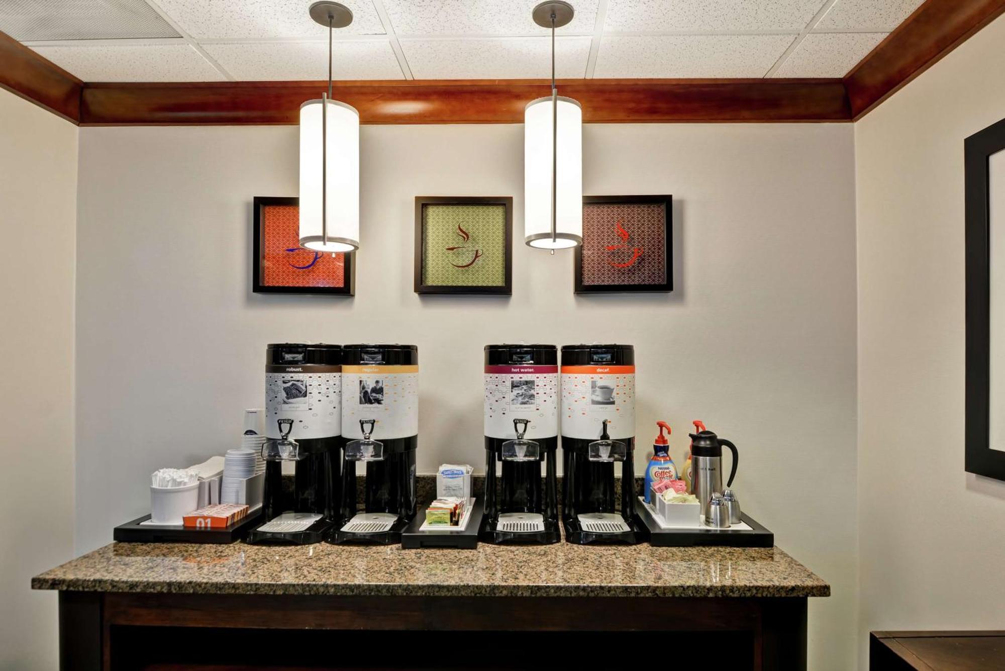 Hampton Inn Birmingham/Mountain Brook Bagian luar foto