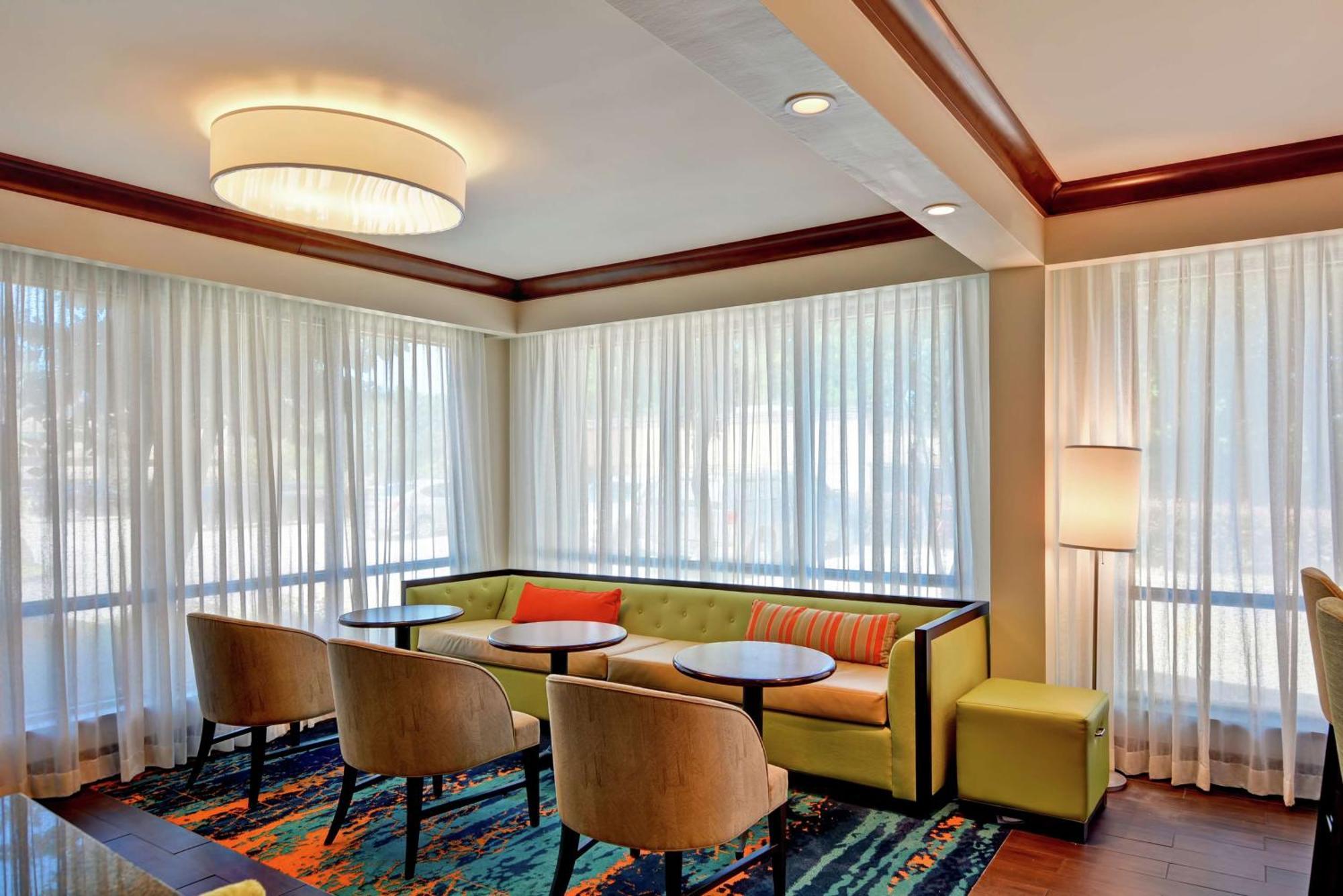 Hampton Inn Birmingham/Mountain Brook Bagian luar foto