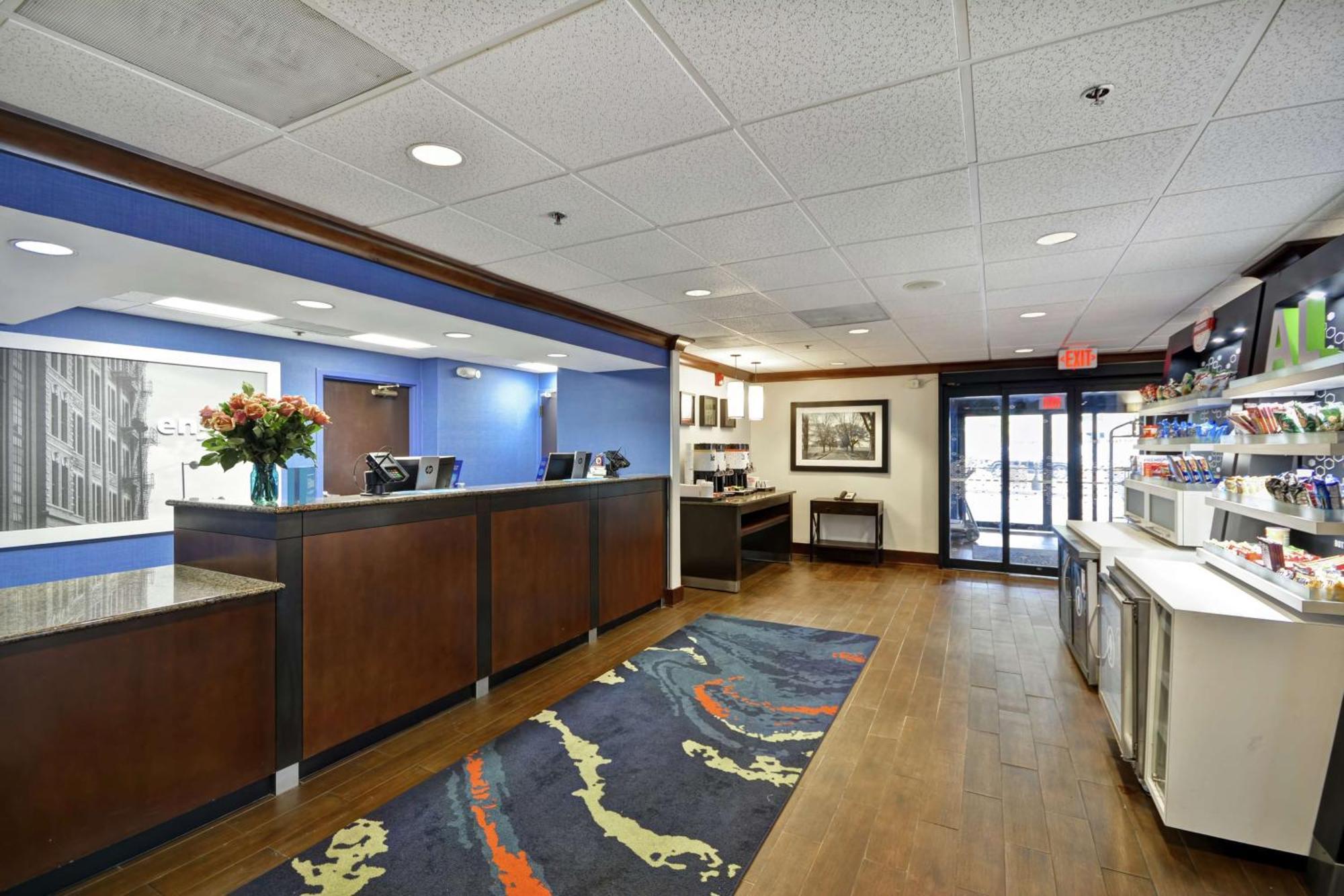 Hampton Inn Birmingham/Mountain Brook Bagian luar foto