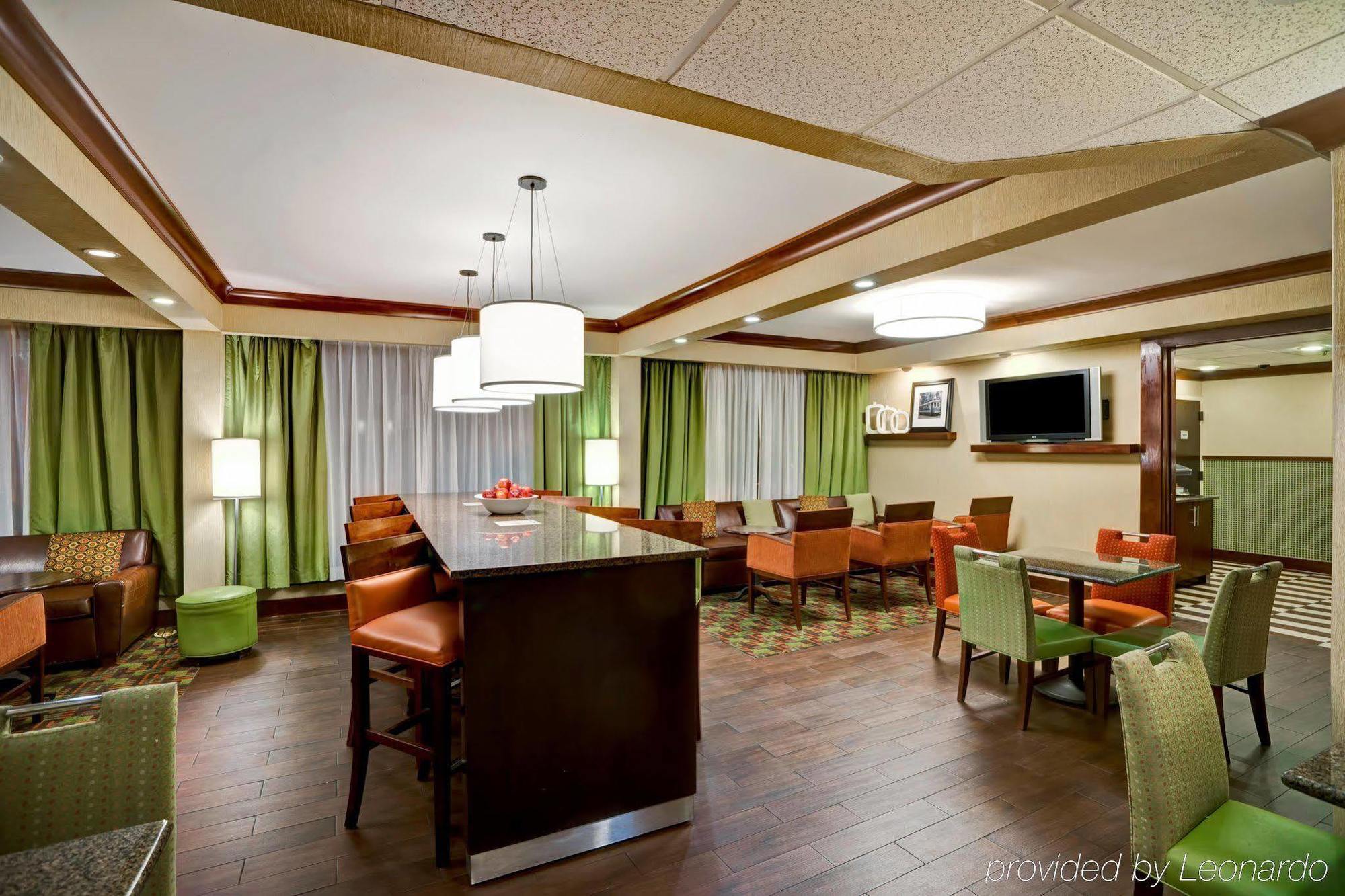 Hampton Inn Birmingham/Mountain Brook Bagian luar foto